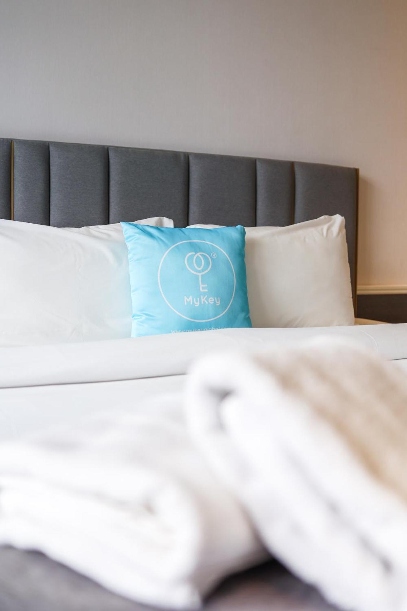 Millerz Square By Mykey Apartment Куала Лумпур Екстериор снимка A pillow with the Hurawalhi logo
