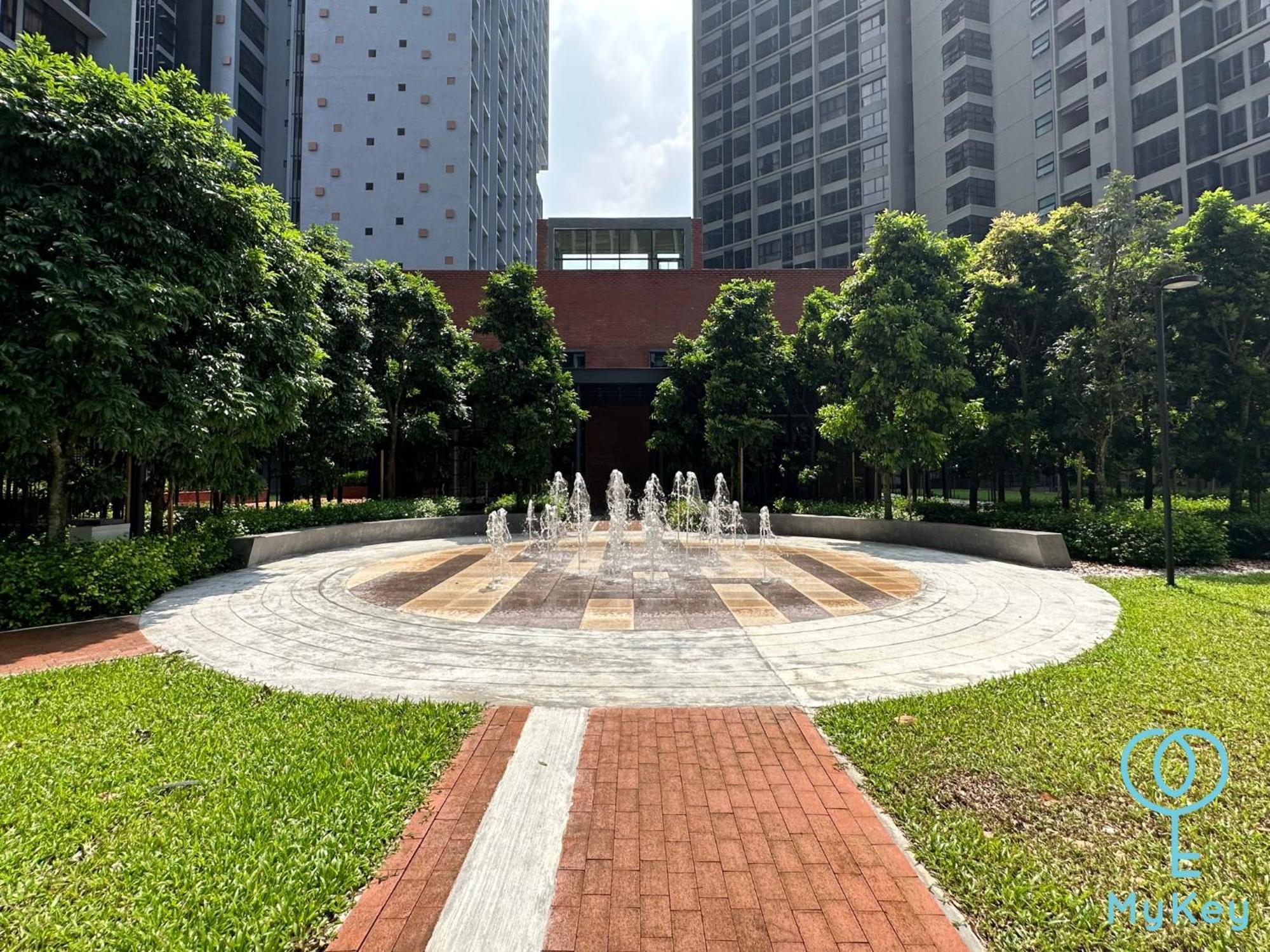 Millerz Square By Mykey Apartment Куала Лумпур Екстериор снимка Fountain at the entrance of the station